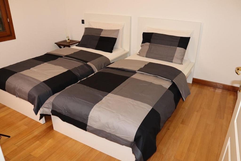 Appartement Dans Un Terrain De Golf, 5 Min De La Mer En Voiture, Parking Gratuit Cogoleto Buitenkant foto