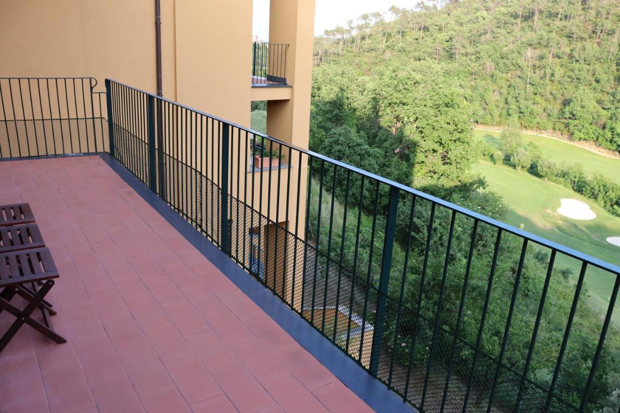 Appartement Dans Un Terrain De Golf, 5 Min De La Mer En Voiture, Parking Gratuit Cogoleto Buitenkant foto