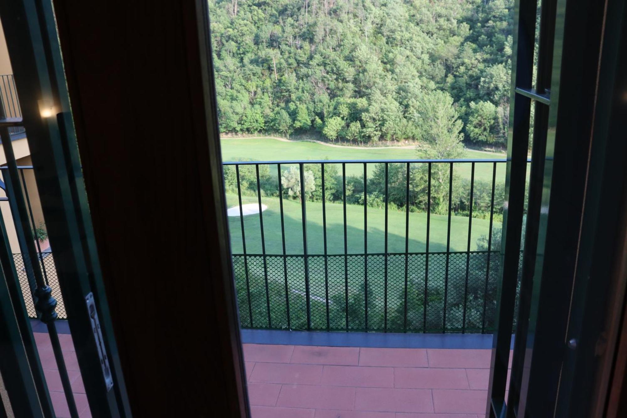 Appartement Dans Un Terrain De Golf, 5 Min De La Mer En Voiture, Parking Gratuit Cogoleto Buitenkant foto