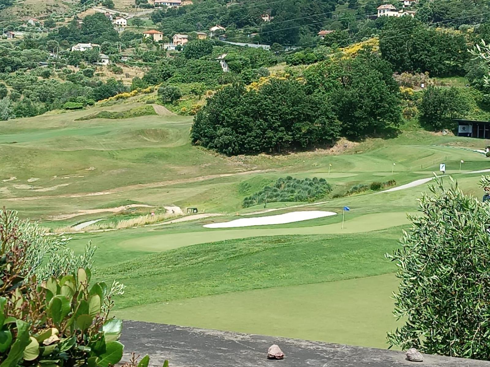 Appartement Dans Un Terrain De Golf, 5 Min De La Mer En Voiture, Parking Gratuit Cogoleto Buitenkant foto